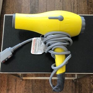 Drybar Buttercup Blowdryer